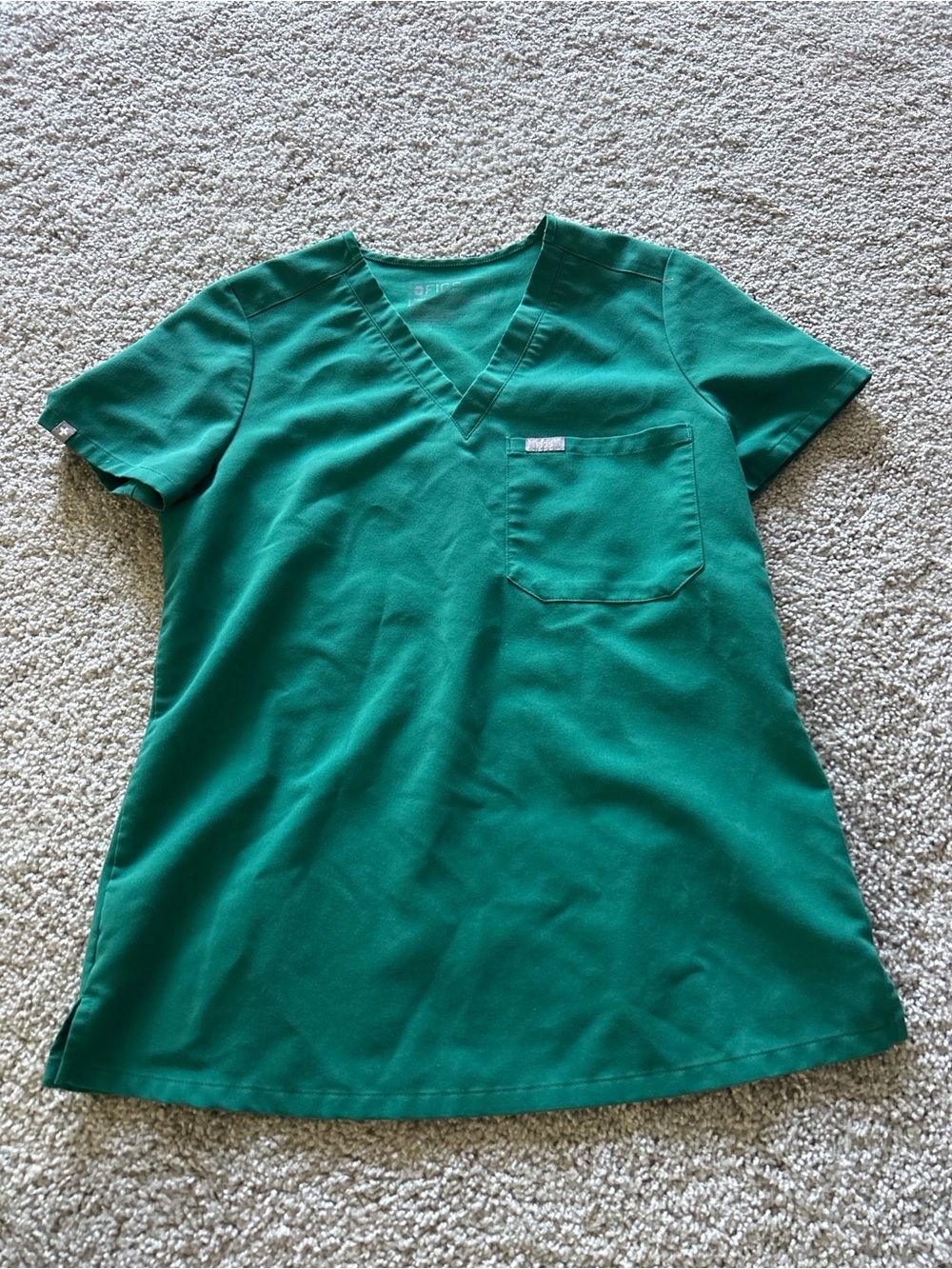 women’s hunter green fig top' V-Neck Pocket scrub top